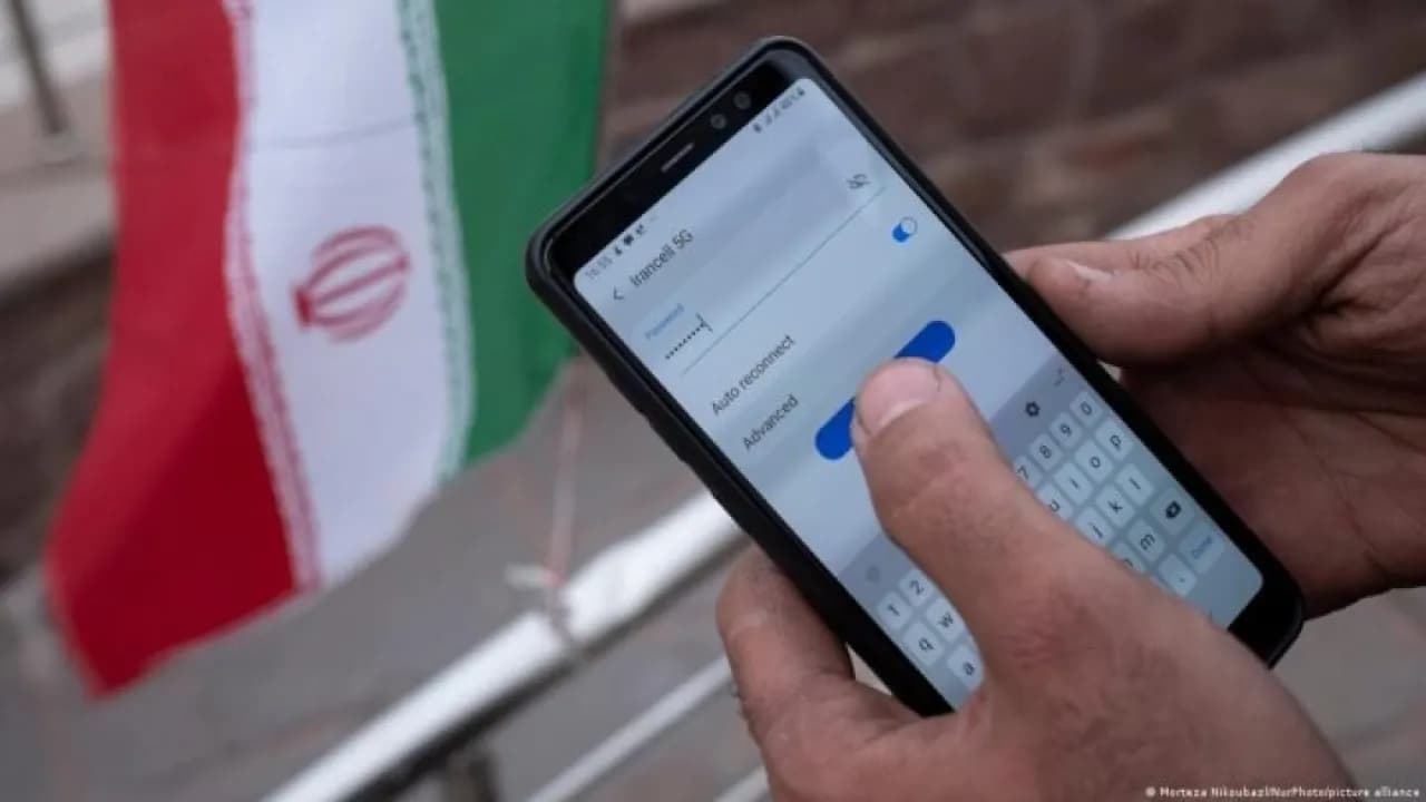 إيران تشدد قيود الإنترنت متهمة إسرائيل باستخدام الشبكة لأغراض عسكرية