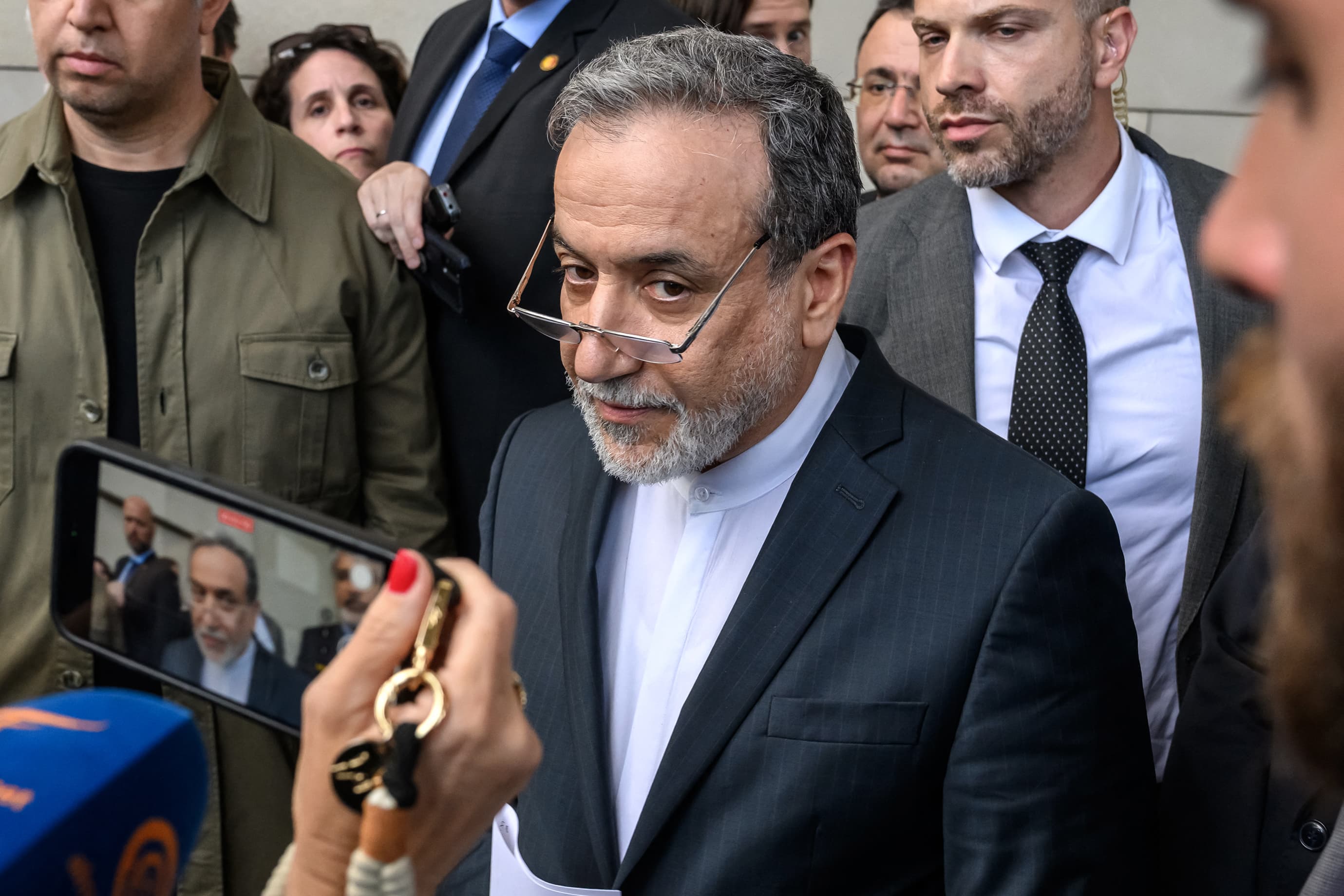 محادثات جنيف تنتهي دون نتائج... والقلق الأوروبي مستمر