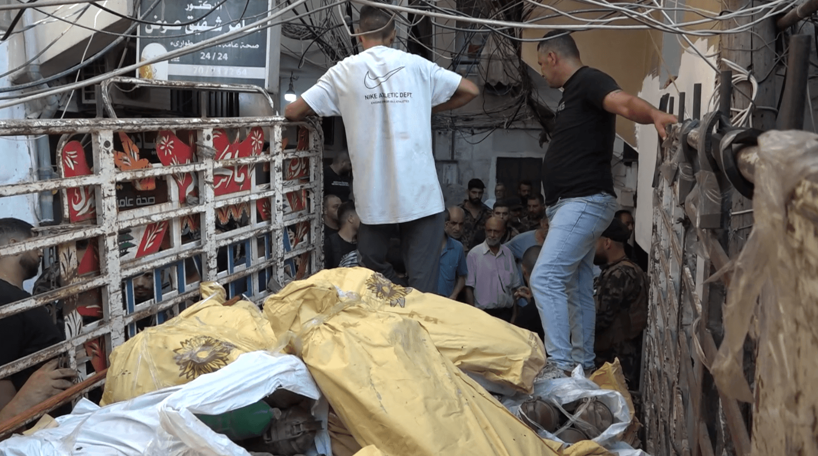 بدء تسليم السلاح الفلسطيني في لبنان من برج البراجنة
