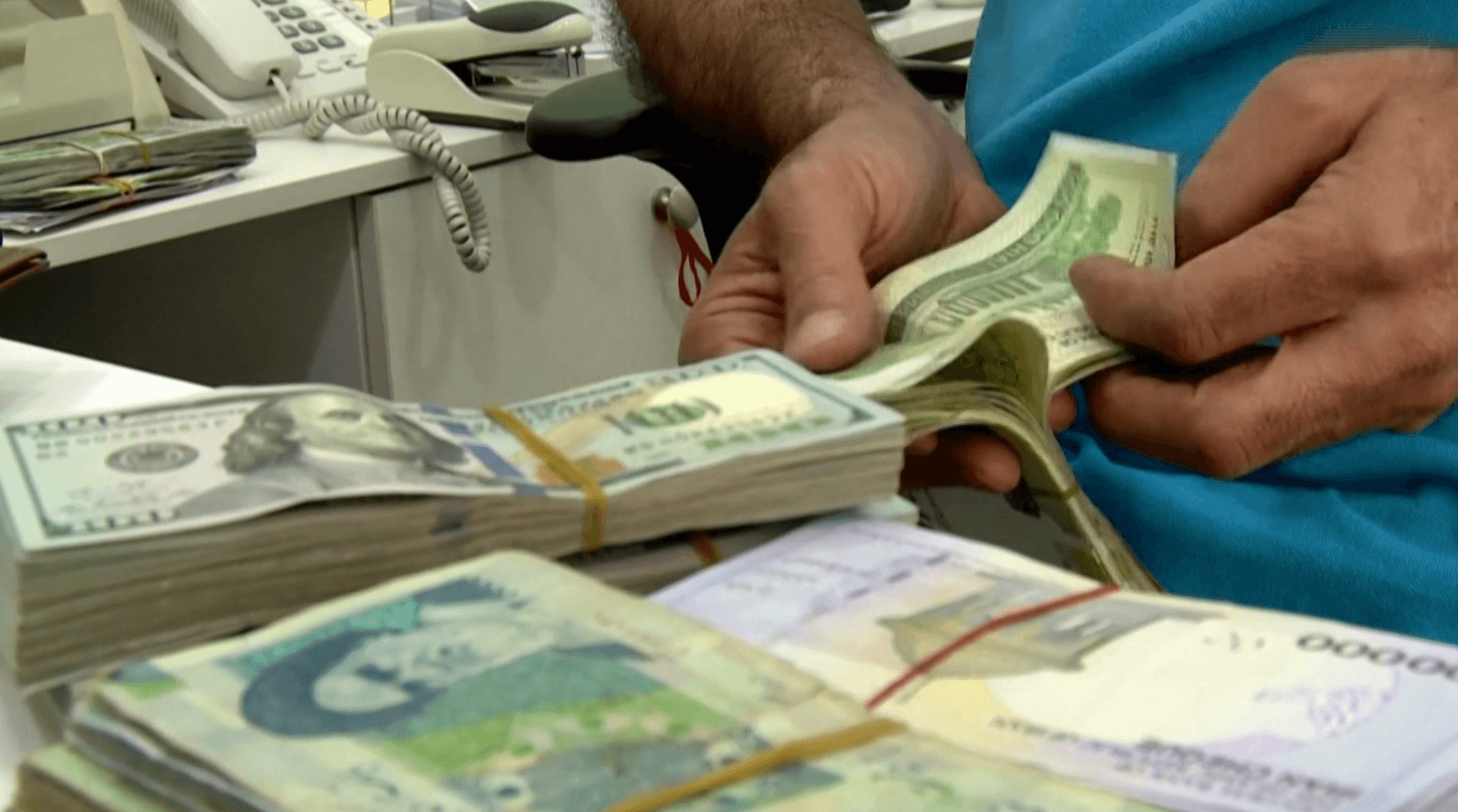 العقوبات تعمق أزمة الاقتصاد الإيراني وتضغط على الطبقة المتوسطة 