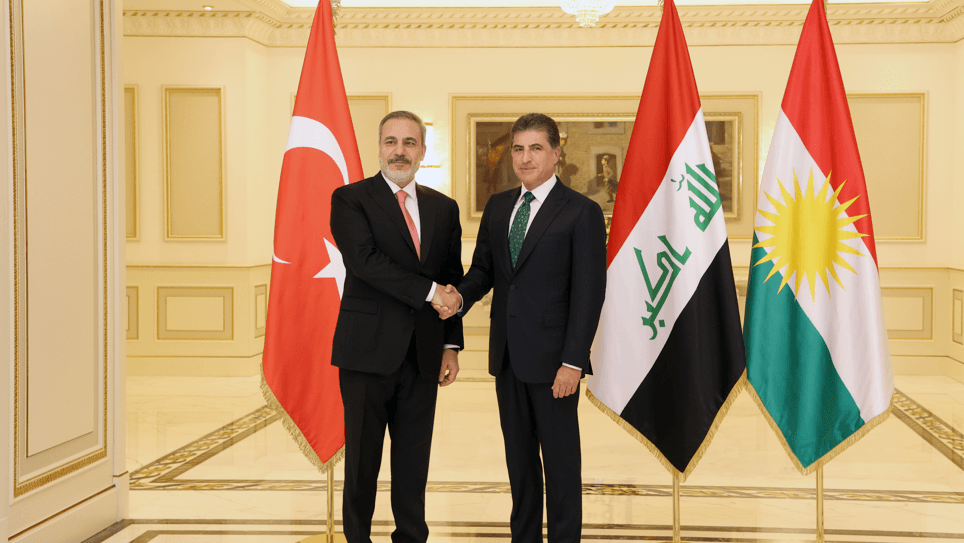 هاكان فيدان يدين استهداف منزل نيجيرفان بارزاني ويؤكد دعم تركيا لاستقرار كوردستان والعراق