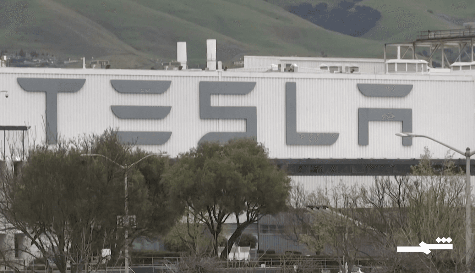 غرامات أوروبية تستهدف إكس وتسلا وتصعيد مفتوح بين ماسك وبروكسل